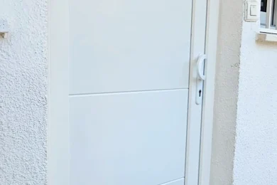 Puertas de calle de PVC / Aluminio